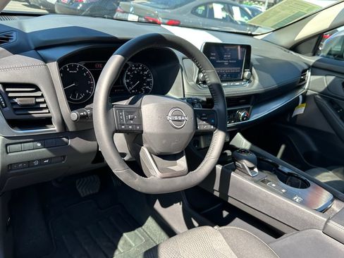 Used 2026 Nissan Rogue SV FWD image 23