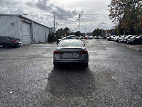 Used 2024 Nissan Altima 2.5 SR w/ SR Premium Package image 6