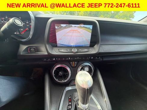 Used 2017 Chevrolet Camaro LT RWD image 10