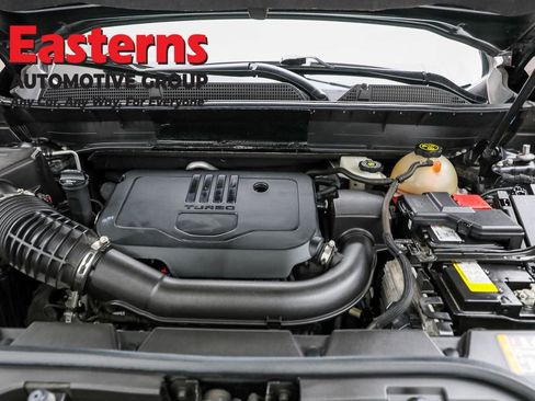 Used 2022 GMC Acadia SLT w/ Technology Package image 7