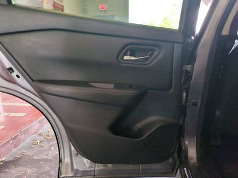 Used 2024 Nissan Rogue SV FWD image 26