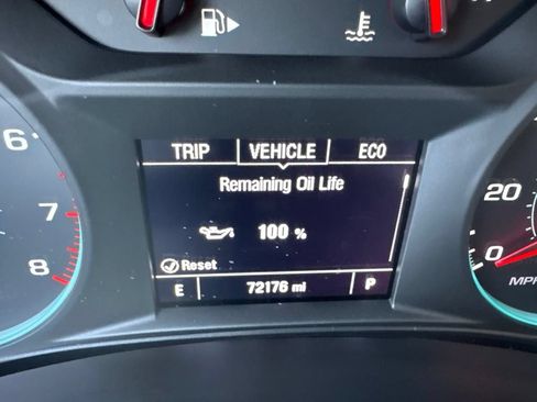 Used 2022 Chevrolet Malibu LT FWD image 12