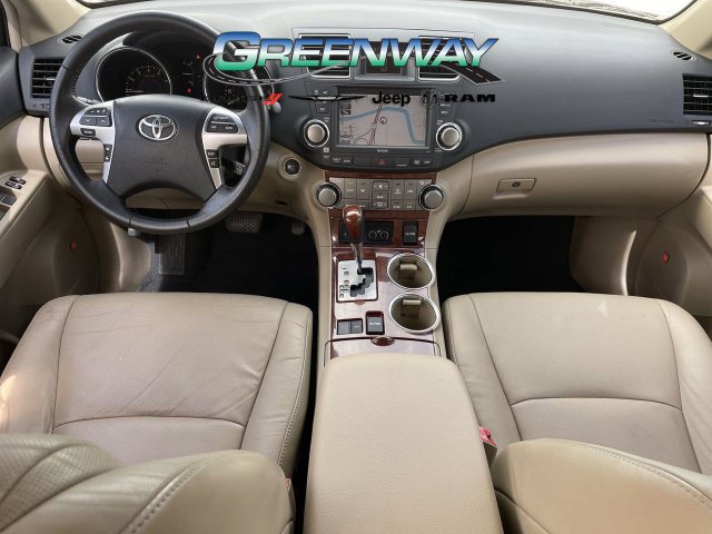 Used 2012 Toyota Highlander Limited w/ Tow Pkg FWD image 11