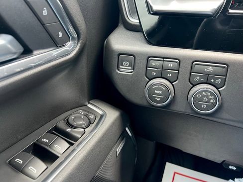 New 2026 Chevrolet Silverado 1500 LT Trail Boss w/ Convenience Package II AWD/4WD image 15