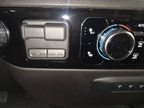 New 2026 GMC Sierra 2500 SLE w/ SLE Value Package; AWD/4WD image 5