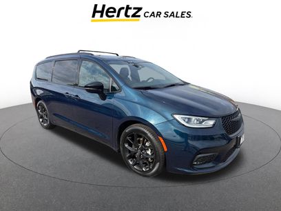 Used 2025 Chrysler Pacifica Limited