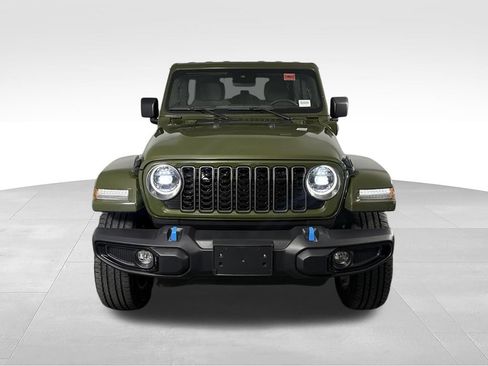 Used 2024 Jeep Wrangler Unlimited w/ Convenience Group AWD/4WD image 11