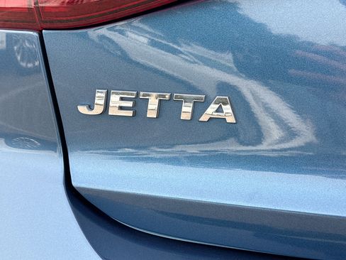 Used 2017 Volkswagen Jetta S image 11