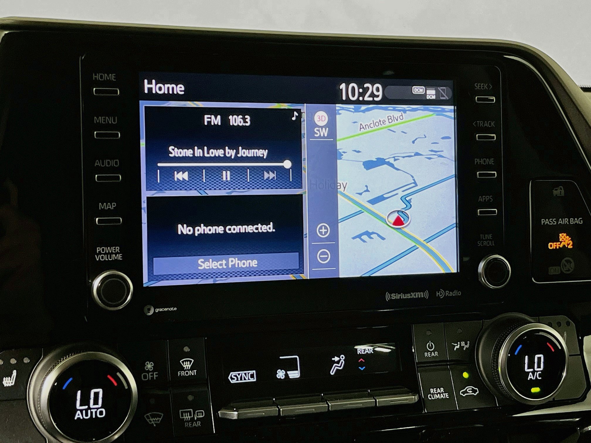 Used 2022 Toyota Highlander XLE FWD image 27