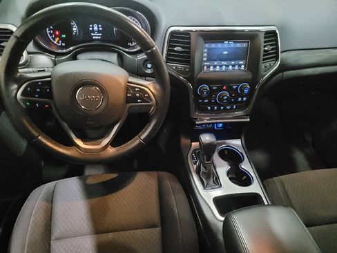 Used 2021 Jeep Grand Cherokee Laredo image 22