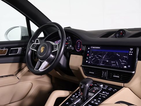 Used 2022 Porsche Cayenne Platinum Edition AWD/4WD image 29