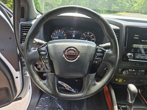 Used 2024 Nissan Frontier PRO-4X w/ Technology Package AWD/4WD image 16