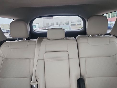 Used 2020 Ford Explorer Platinum w/ Premium Technology Package AWD/4WD image 14