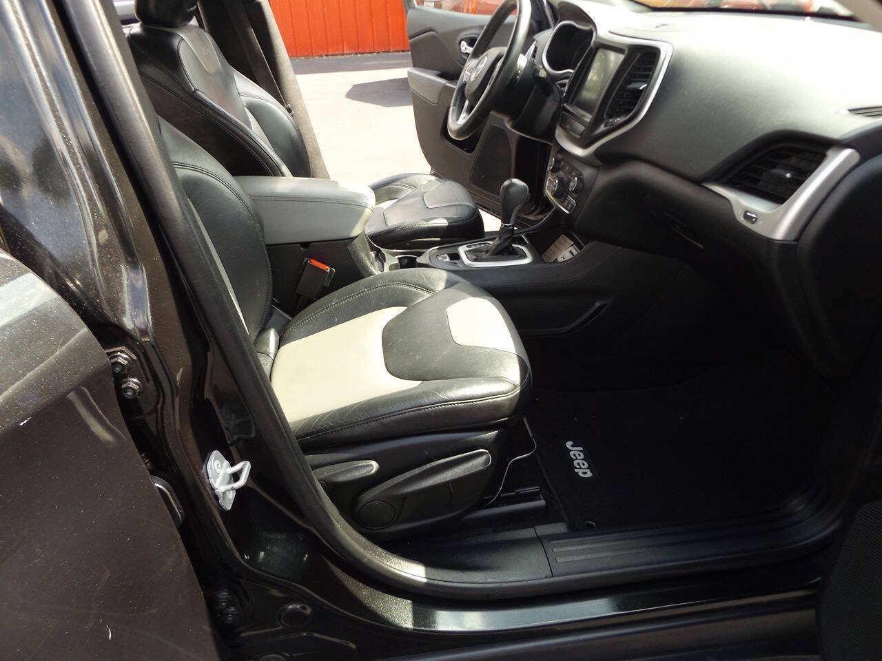 Used 2014 Jeep Cherokee Limited FWD image 21