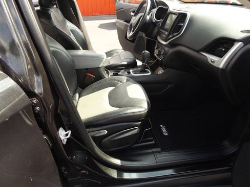 Used 2014 Jeep Cherokee Limited FWD image 21