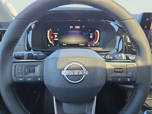 New 2026 Nissan Pathfinder SL image 24