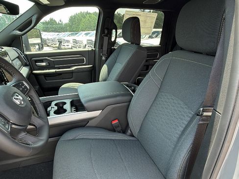 New 2026 RAM 2500 Big Horn AWD/4WD image 17