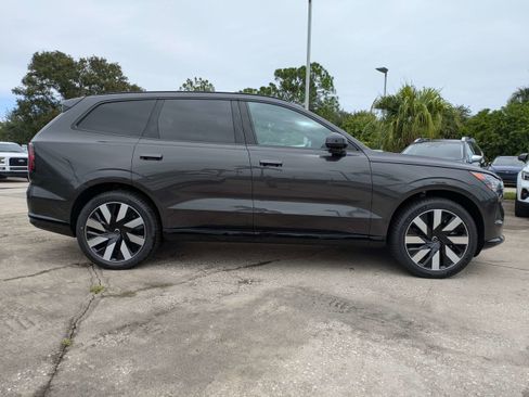 New 2025 Volvo EX90 Plus image 3