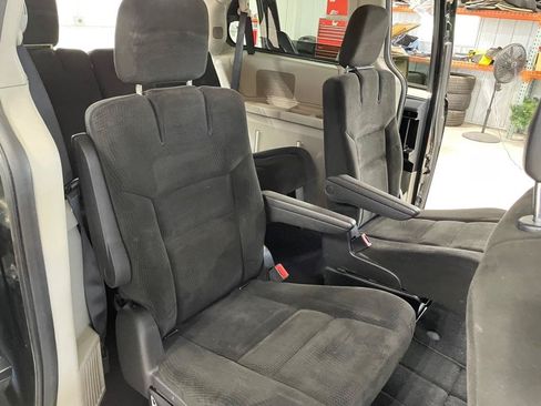 Used 2015 Dodge Grand Caravan SE w/ Quick Order Package 29E SE FWD image 18