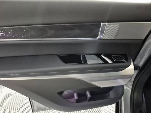 New 2026 Cadillac Vistiq Platinum w/ LPO, Floor Liner Package image 12