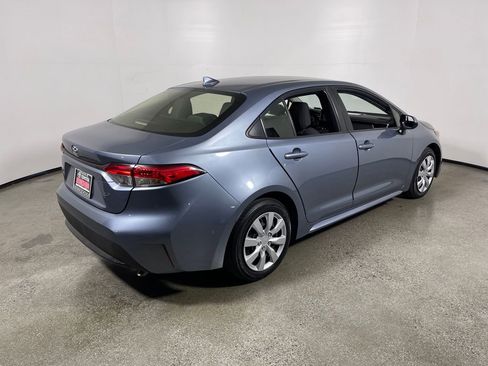 Certified 2022 Toyota Corolla LE image 3