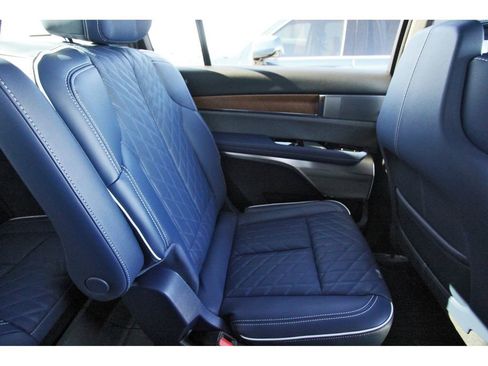 Used 2026 Cadillac Vistiq Premium Luxury image 11