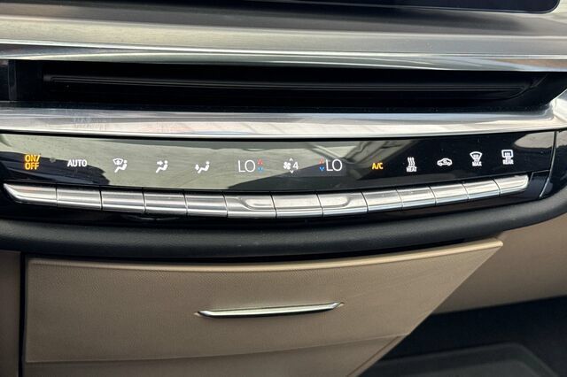 Certified 2024 Cadillac Lyriq Luxury w/ Nappa Leather Package AWD/4WD image 20