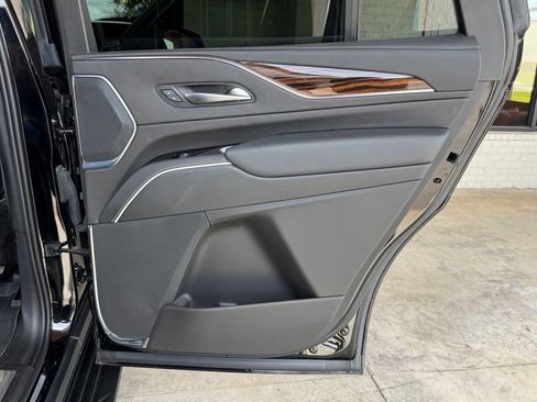 Used 2023 Cadillac Escalade Premium Luxury AWD/4WD image 47