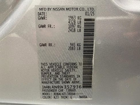 Certified 2025 Nissan Altima 2.5 SV FWD image 29