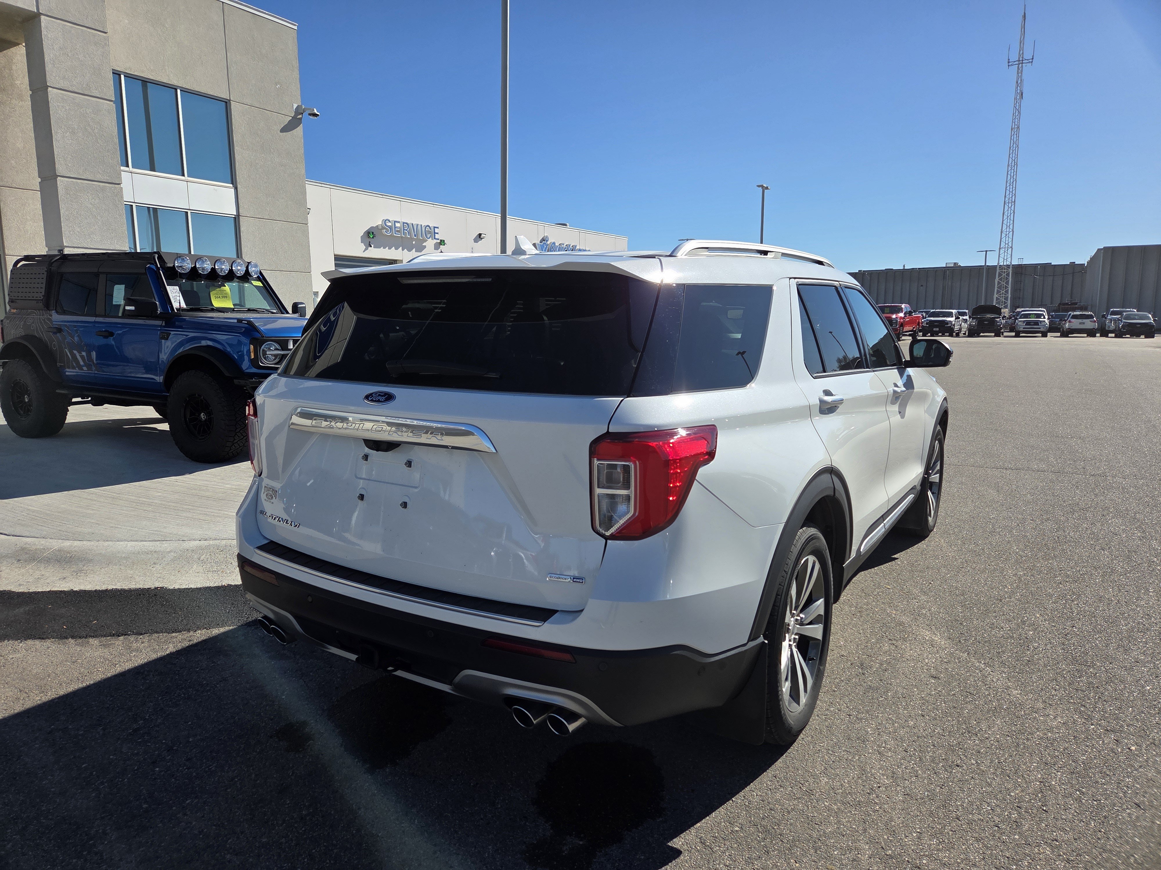 Used 2020 Ford Explorer Platinum w/ Premium Technology Package AWD/4WD image 5