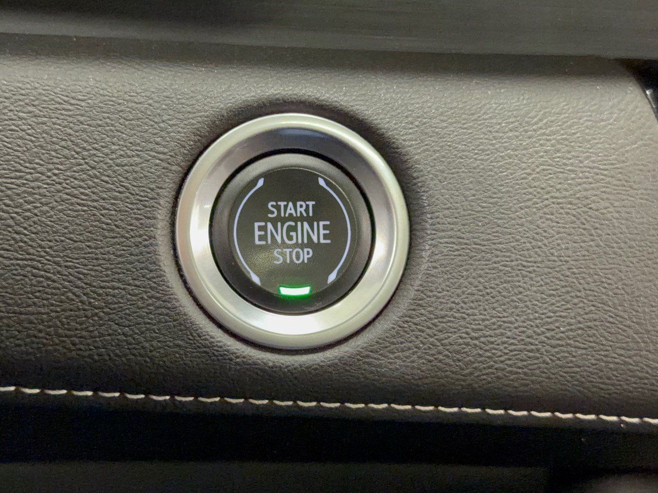 Used 2021 Cadillac Escalade Premium Luxury w/ Driver Assist Tech Package AWD/4WD image 20