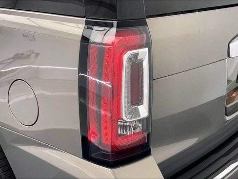 Used 2019 GMC Yukon Denali w/ Enhanced Security Package AWD/4WD image 29