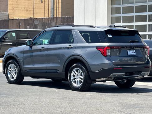 New 2026 Ford Explorer Active w/ Active Comfort Package RWD image 5