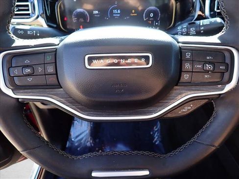 Used 2022 Jeep Wagoneer Series III w/ Premium Group I AWD/4WD image 22