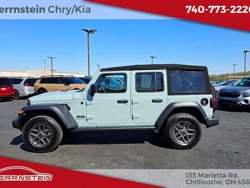 Used 2024 Jeep Wrangler Sport S image 4