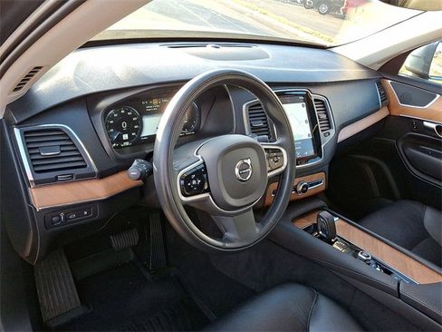 Used 2021 Volvo XC90 T8 Inscription Expression w/ Climate Package image 10