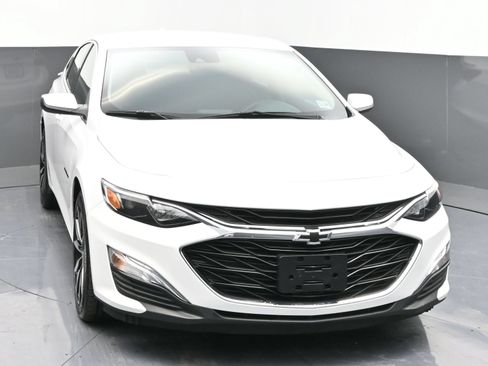 Used 2024 Chevrolet Malibu RS FWD image 2