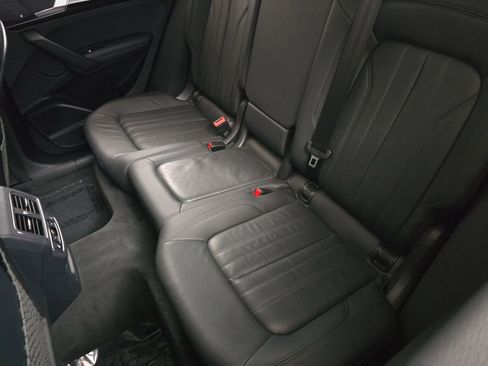 Used 2019 Audi Q5 2.0T Premium Plus w/ Premium Plus Package image 16