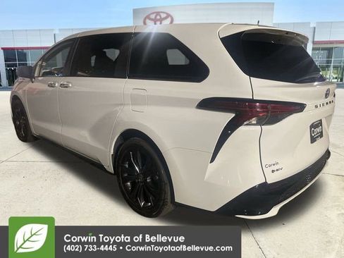Certified 2025 Toyota Sienna XSE image 6