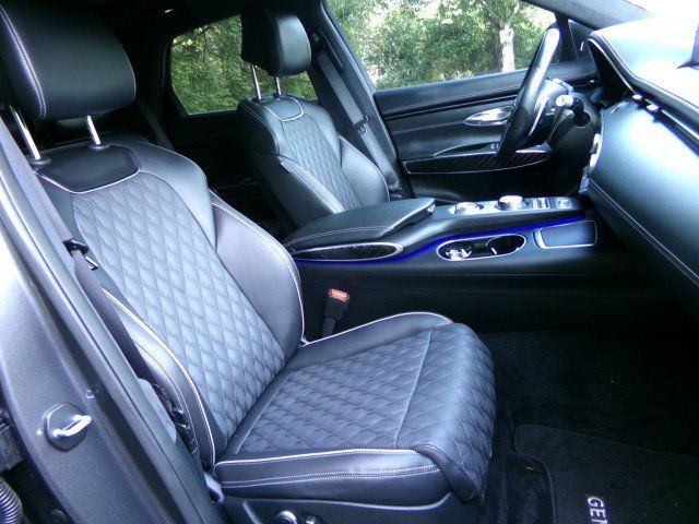 Used 2023 Genesis GV70 3.5T Sport w/ Sport Prestige Package AWD/4WD image 11