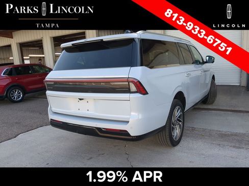 Used 2025 Lincoln Navigator L Reserve AWD/4WD image 11