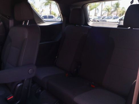 Used 2022 Chevrolet Traverse LT image 44