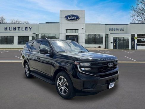 Used 2025 Ford Expedition Active AWD/4WD image 3