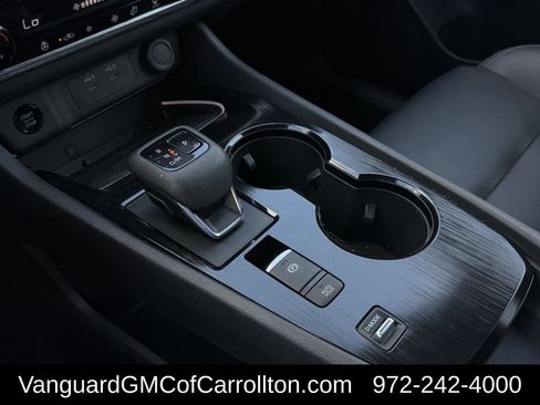 Used 2024 Nissan Rogue SL FWD image 19