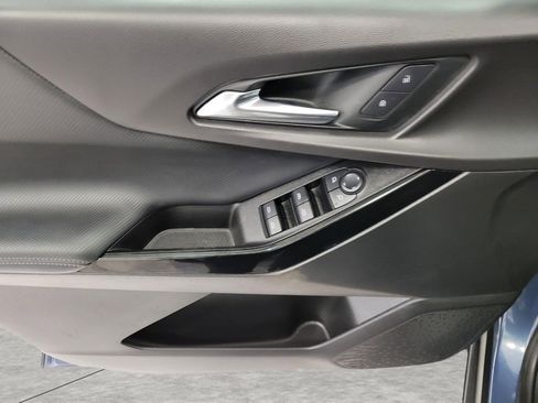 Used 2025 Chevrolet Equinox LT image 25