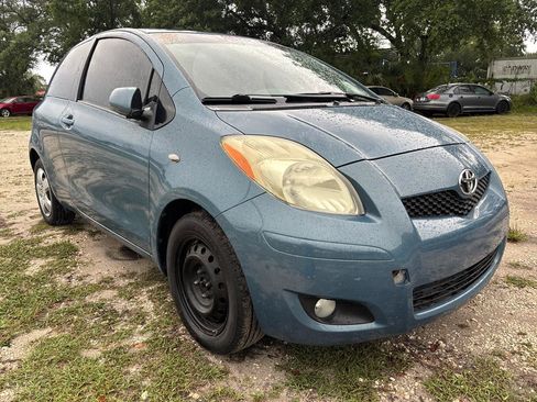 Used 2010 Toyota Yaris 2-Door Hatchback FWD image 7