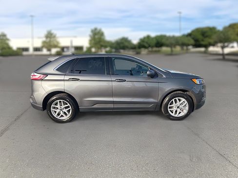 Used 2023 Ford Edge SEL w/ Convenience Package image 8