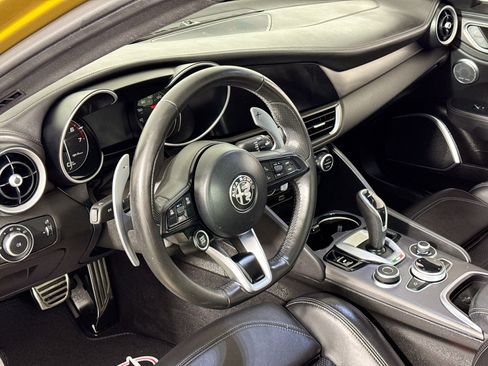 Used 2022 Alfa Romeo Giulia Veloce image 16