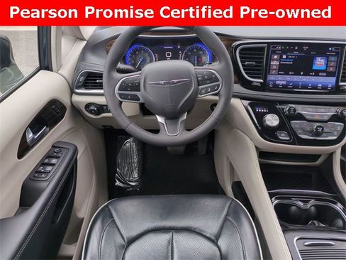 Used 2024 Chrysler Pacifica Limited image 16