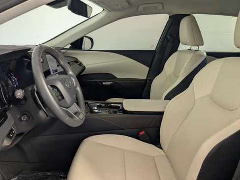 Used 2024 Lexus RX 350 FWD w/ Technology Package image 11